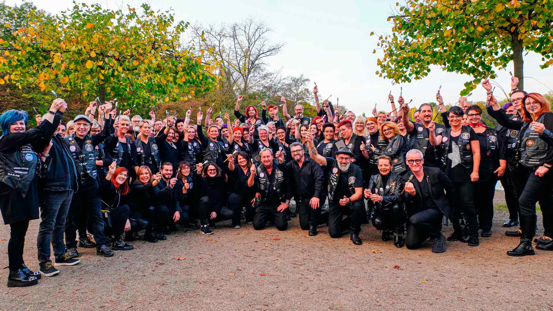 Friseur-Seminar-in-Koeln-Die-Barber-Angels-liefern-sich-selbst-an-die-Klinge-3298-1