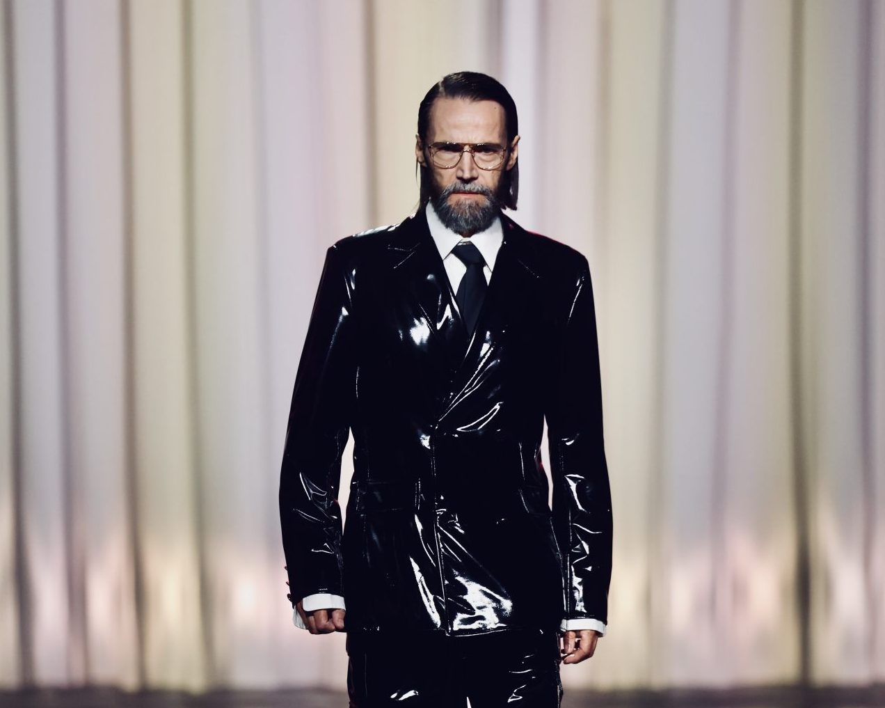 Karl-SS---Runway-MarcelOstertag-by-Getty-Images-Matt-Jelonek